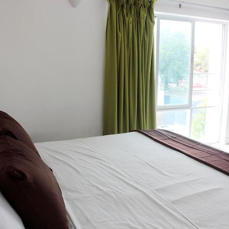 Hotel & Hostal Casa De Luz Канкун Екстер'єр фото