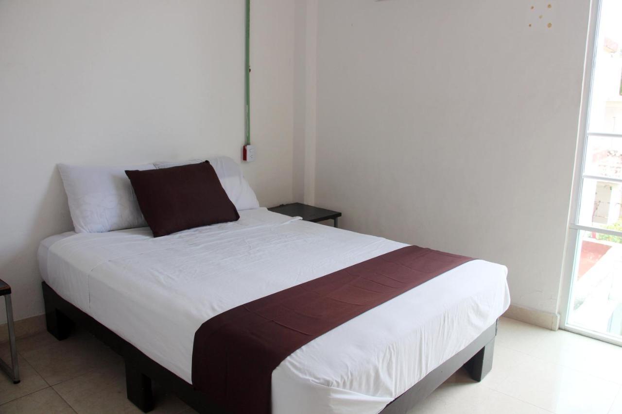 Hotel & Hostal Casa De Luz Канкун Екстер'єр фото